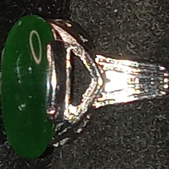 BLOWOUT Ladies Green Cat's-eye Stone Ring SZ 7 - Picture 4 of 5